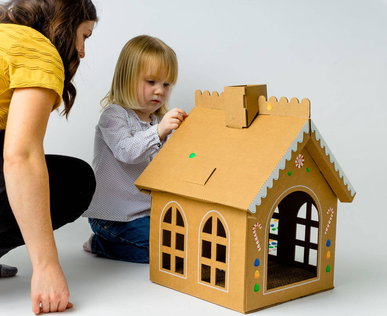 Cat in the Box LLC - Vendita all'ingrosso Tiragraffi - Gatti - Casetta natalizia in cartone con pan di zenzero per gatti10