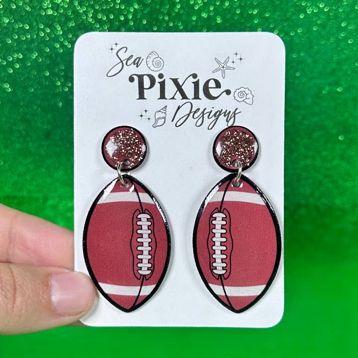 Voetbal Bruin Glitter Sportteam Oorbellen met Hangers voor wholesale door Sea Pixie Designs