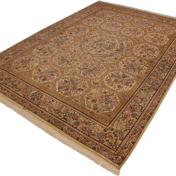 Tapis en laine Pak Persian Erlinda Beige/Or - 9'1'' x 12'2'' pour la vente par Arshs Fine Rugs