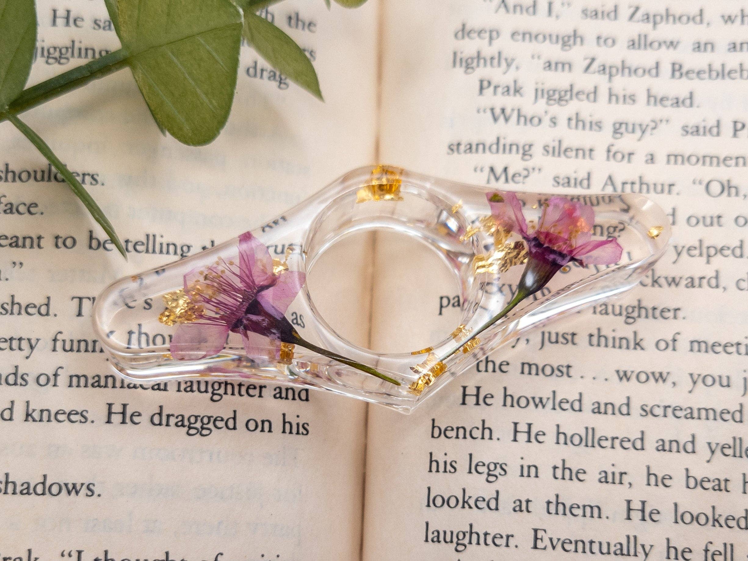 Botanically Bookish - Wholesale Bookmark - Floral Book Page Holder, Flower Thumb Page Spreader4