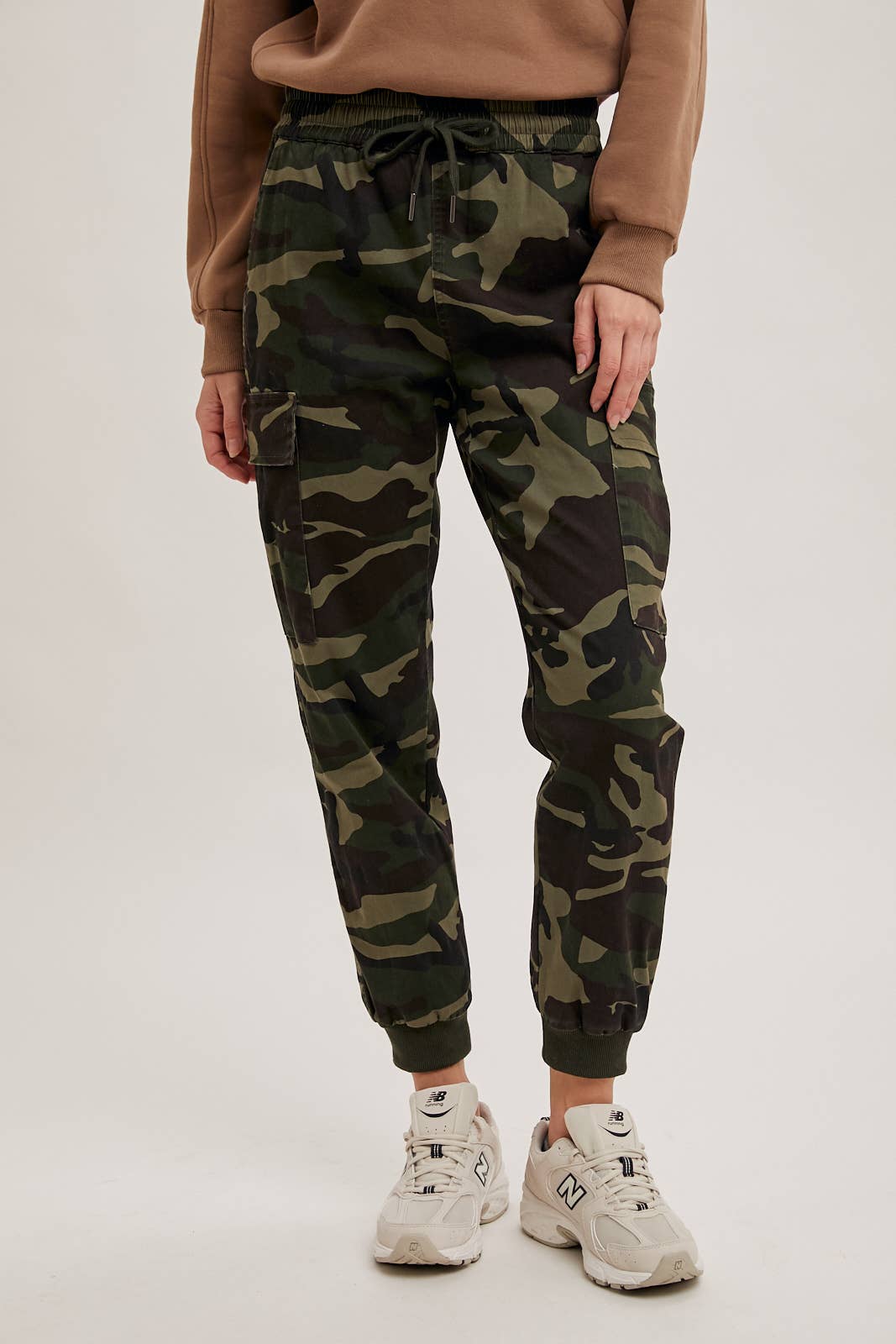 Bluivy – Calças - Mulher por atacado – CALÇAS CAMO CARGO JOGGER13
