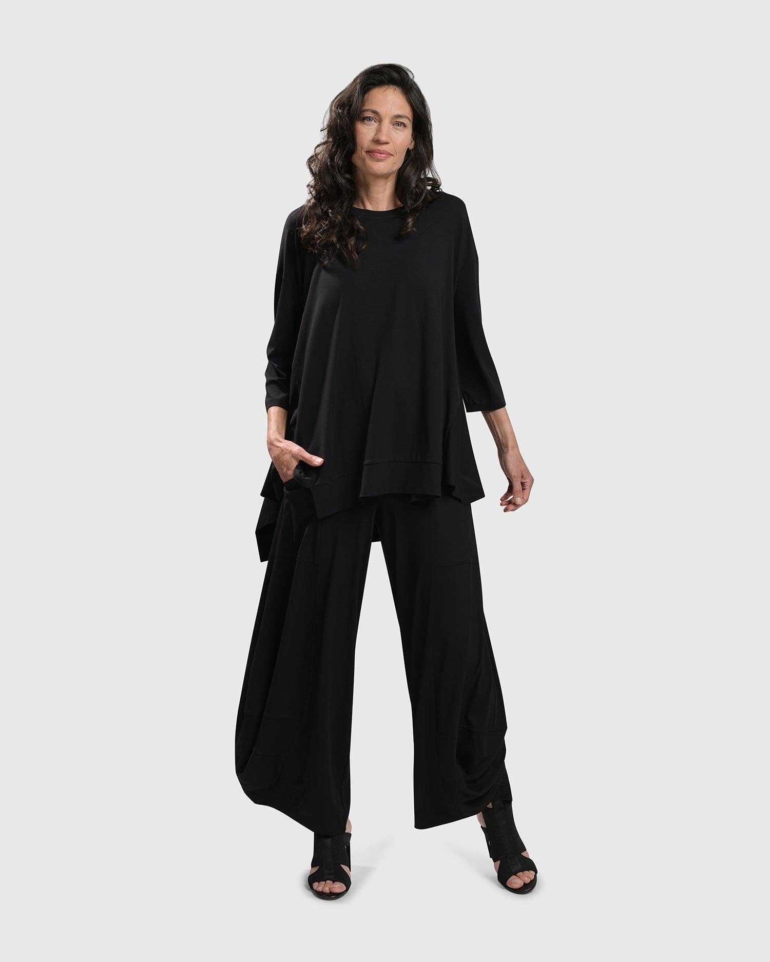 ESSENTIAL PUNTO POCKETS PANTS, BLACK for wholesale on Faire8