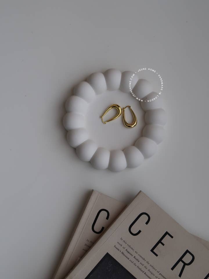 Enso - round bubble tray | trinket tray | jewellery tray for wholesale by Jeune Home