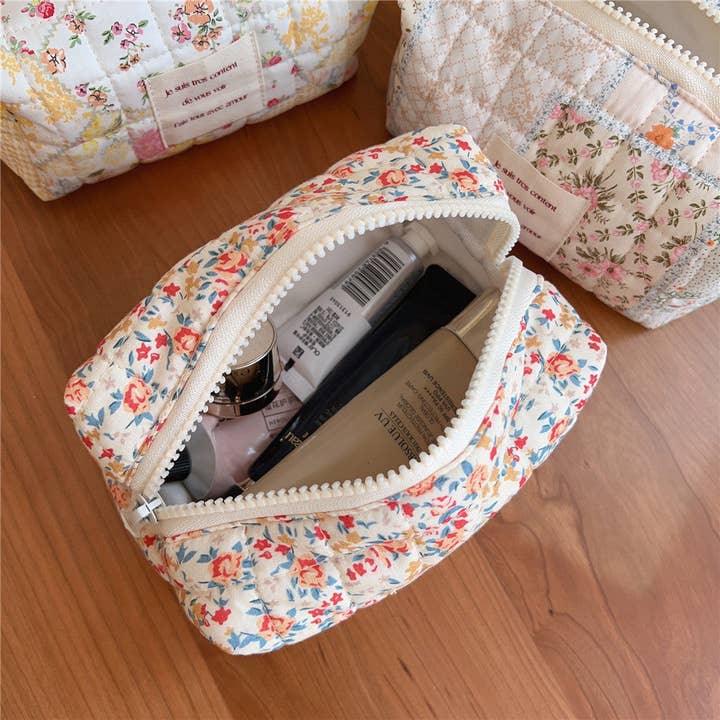 Dipped Shop - Wholesale Makeup/Cosmetic Bag - Floral Print Padded Simple Make Up Bag DPB24163