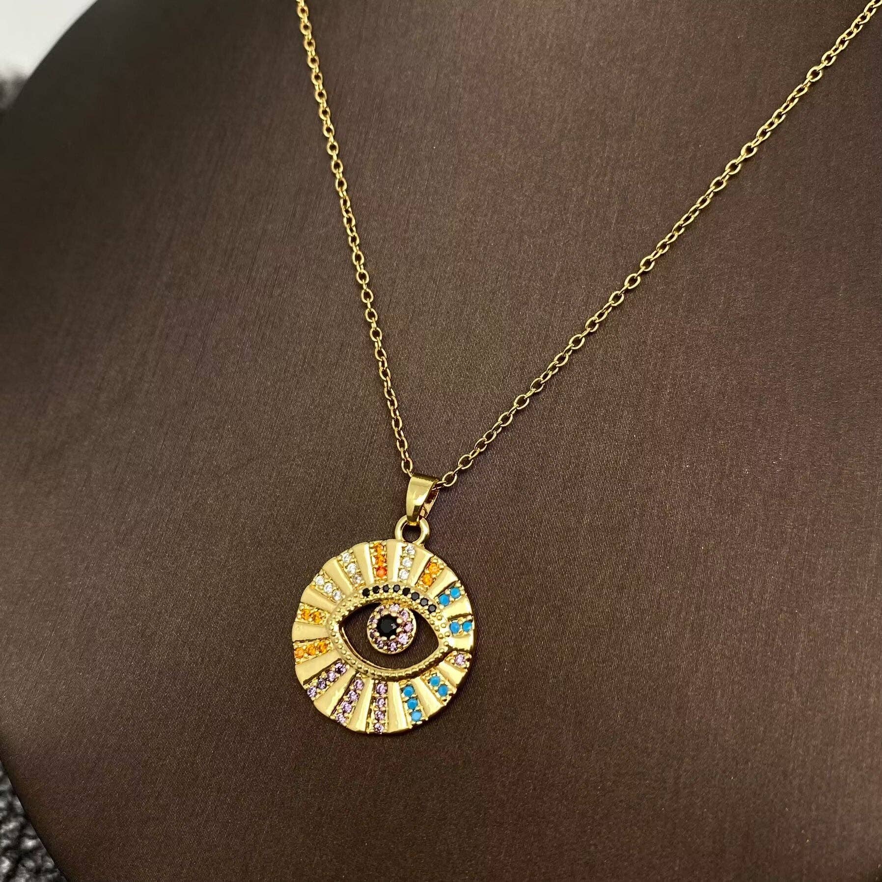 Mio Queena - Venta al por mayor Collares con colgantes/abalorios - Collar chapado en oro con colgante de ojos malvados con diamantes de imitación de varios estilos6