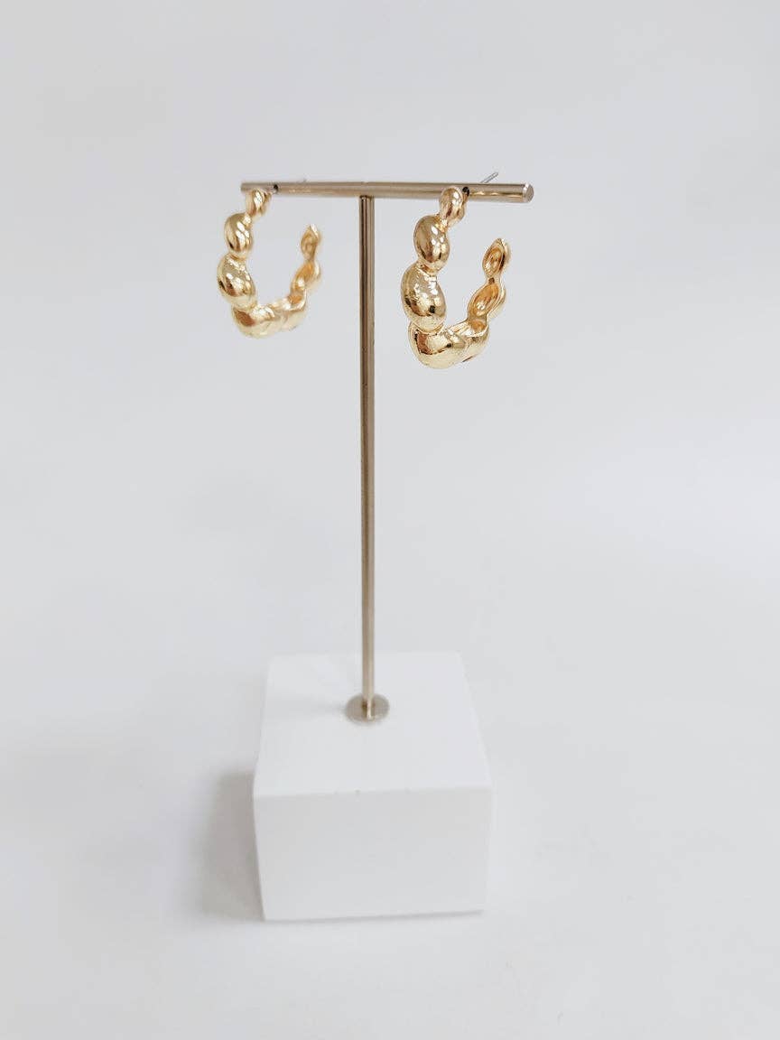 What's Hot – wholesale Hoop-örhängen – Guldfärgade texturerade vridna 1" hoop-örhängen