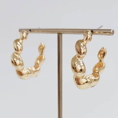 What's Hot – wholesale Hoop-örhängen – Guldfärgade texturerade vridna 1" hoop-örhängen0