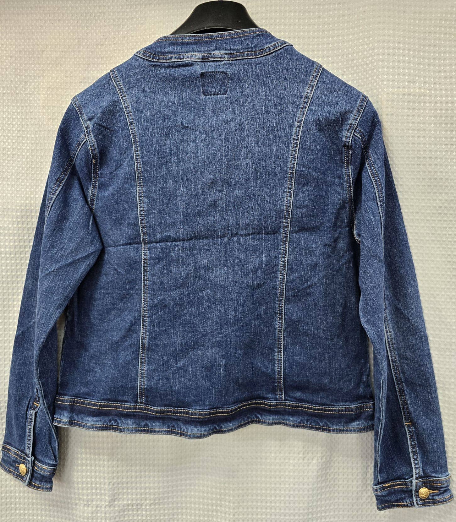 Kurt Muller - Venta al por mayor Cazadora vaquera - Mujer - Chaqueta vaquera de mandarina con botón dorado Voggo2