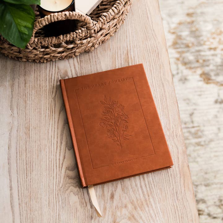 The Daily Grace Co - Wholesale Religion - The Heart of Christ | Lent Companion11