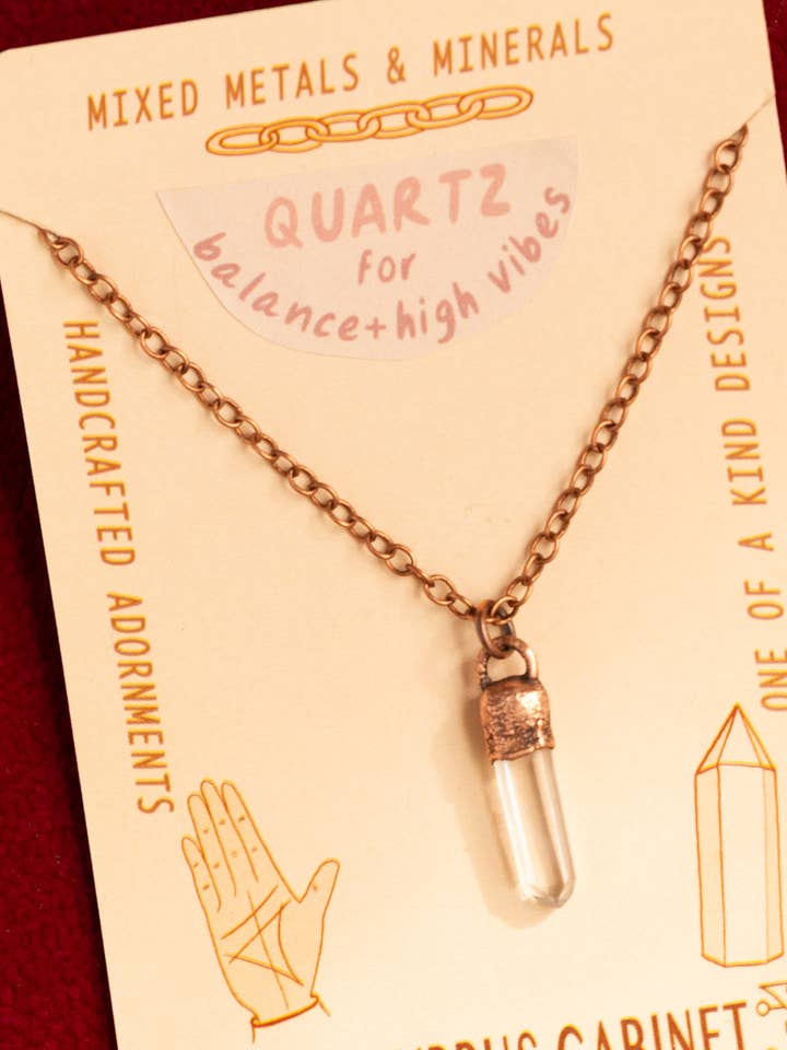 Quarz-Kristall-Amulett-Halskette für den Großhandel von The Cyprus Cabinet