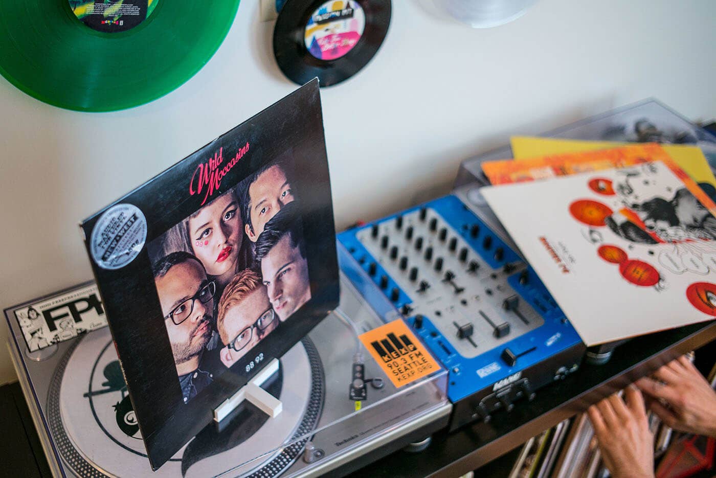 Record Props® - Venta al por mayor Papel pintado 3D - Exhibidor para discos de vinilo Record Props® (paquete de 30)3