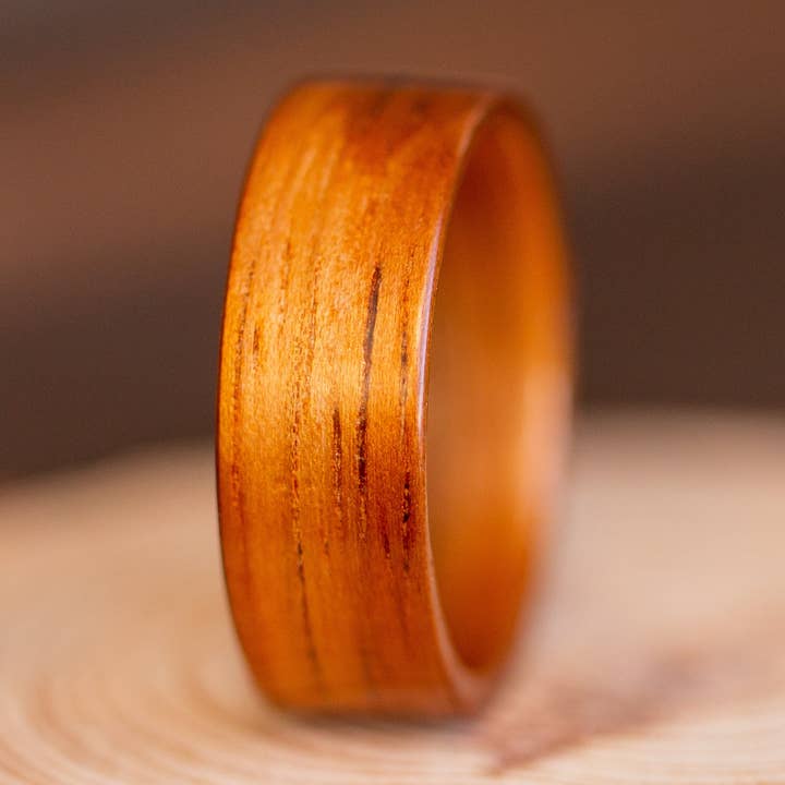 Koa en lumière pour la vente par My Roots Jewelry