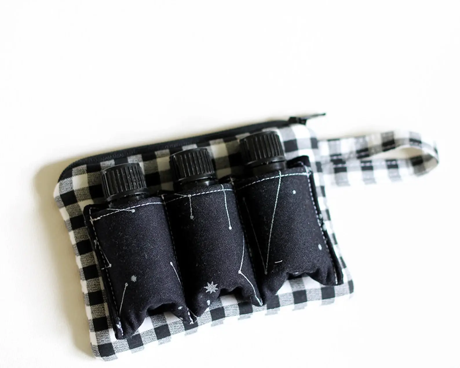 edeenut - Wholesale Pouch - Women's - Essential OIL HOLDER storage pockets 15ML bottle size1