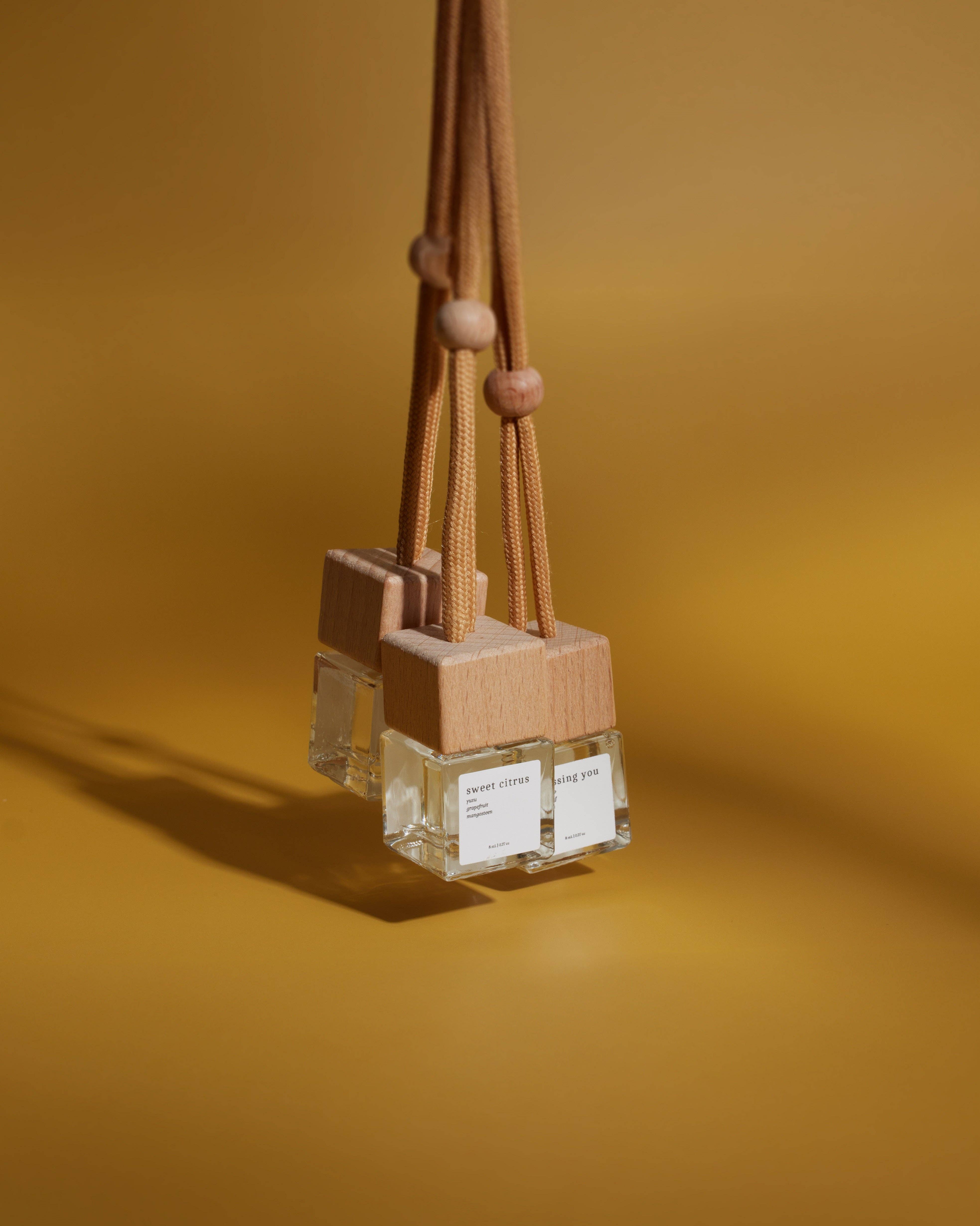 Yuzu Leaf – Großhandel Auto-Lufterfrischer – Unisex – Erfrischender Auto-Hängediffuser (Yuzu, Weißer Tee, Bergamotte)2