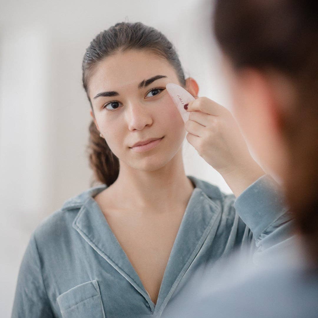 Soin de Soi - Wholesale Gua Sha Tool - Rose quartz facial gua sha3