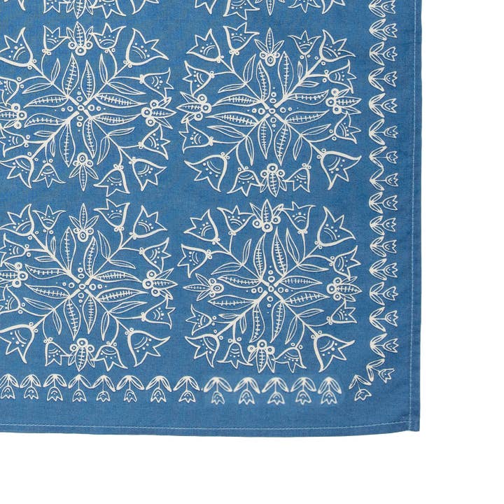Handker Bandanas – wholesale Bandana - Dam – No. 095 Jenny bandana med blått och vita blommor4