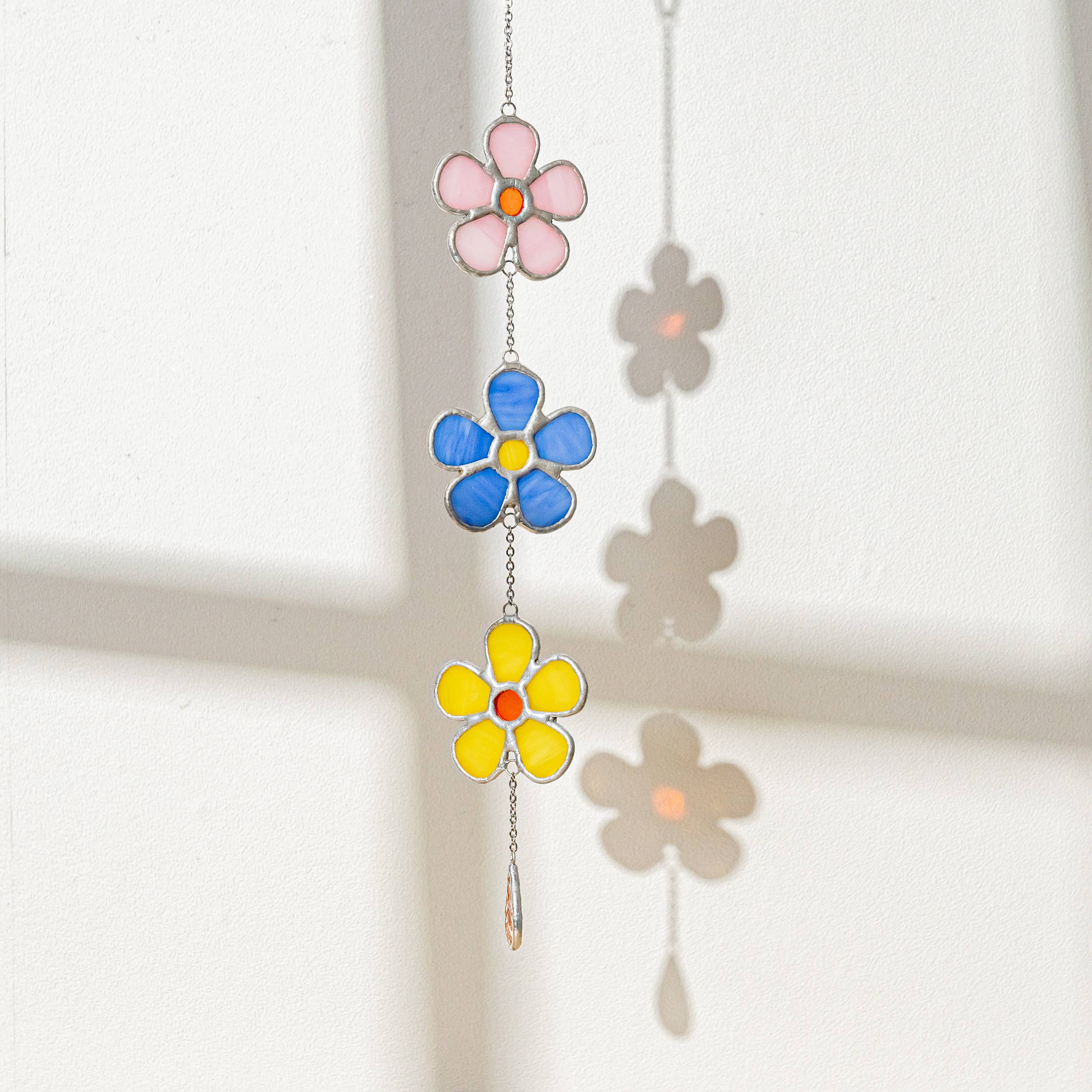 MondoBellissimo - Vendita all'ingrosso Bandierine/Ghirlande - Ghirlanda di Fiori in Vetro Colorato per Decorazione di Finestre F9513