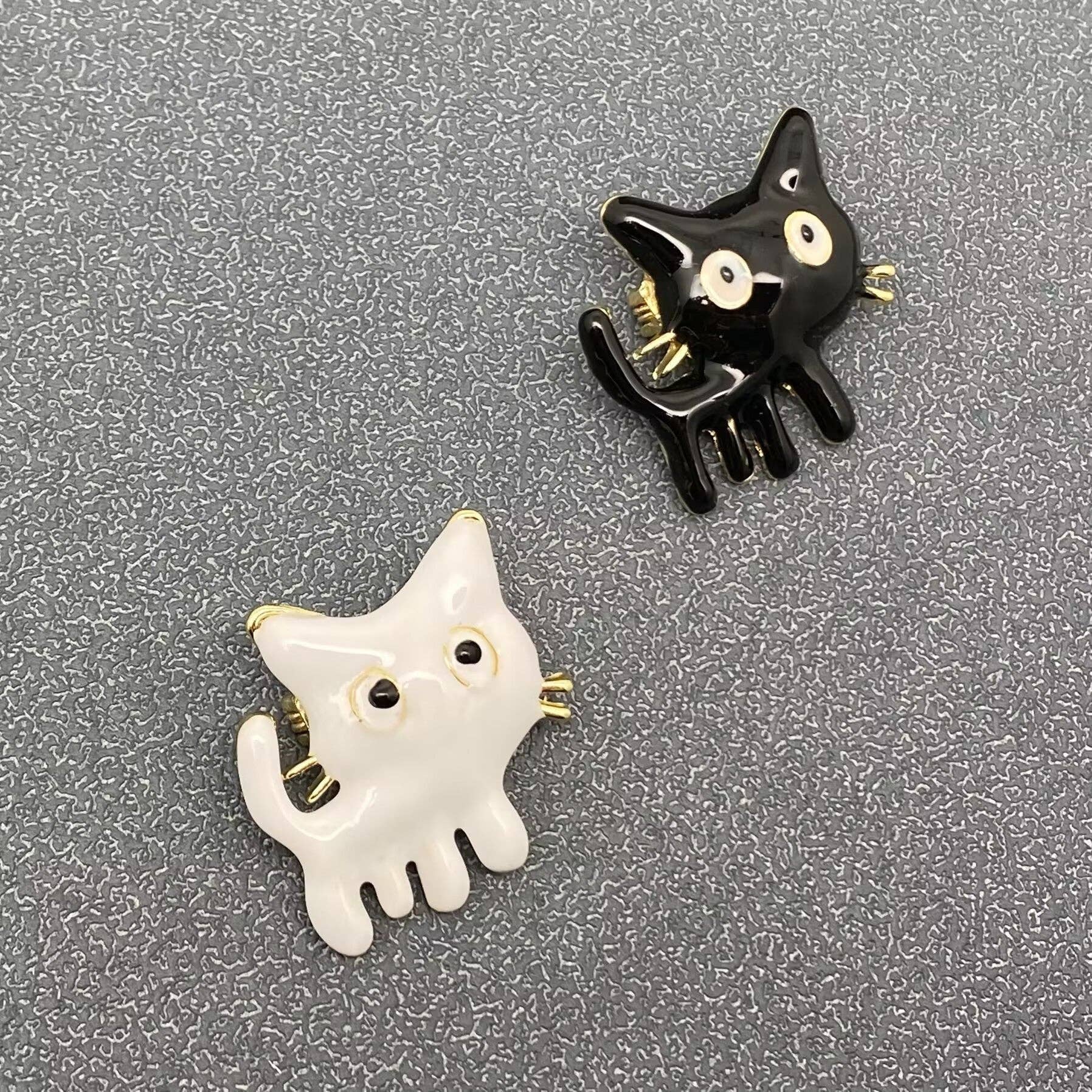 Mio Queena - Vente Broches - Broche Chat Drôle en Émail Blanc & Noir3