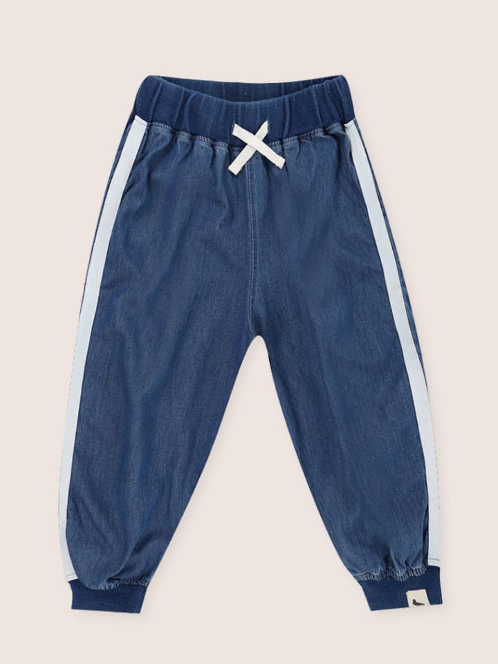 Joggeurs bleu denim pour la vente par Turtledove London
