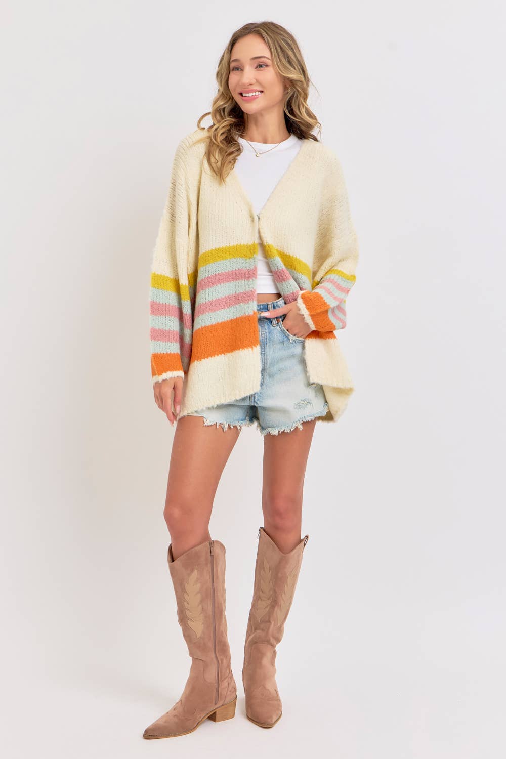 CRÈME MULTI CARDIGAN EN MAILLE SOUPLE À RAYURES MULTIPLES SUPER DOUX en vente sur Faire10