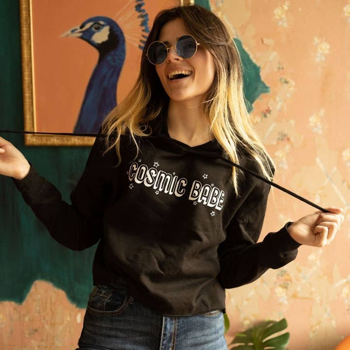 Cosmic BABE Raw Edge Cropped Hoodie - Sista chansen för wholesale av The Funnel Cake Tree