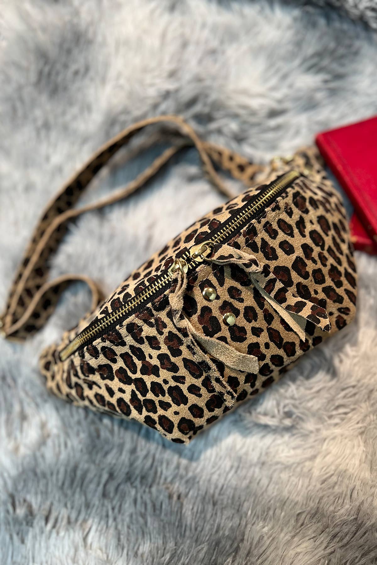Cherry Paris – wholesale Midjeväska - Dam – NELLY LEOPARD midjeväska i leopardmönstrad mocka - 4061B5