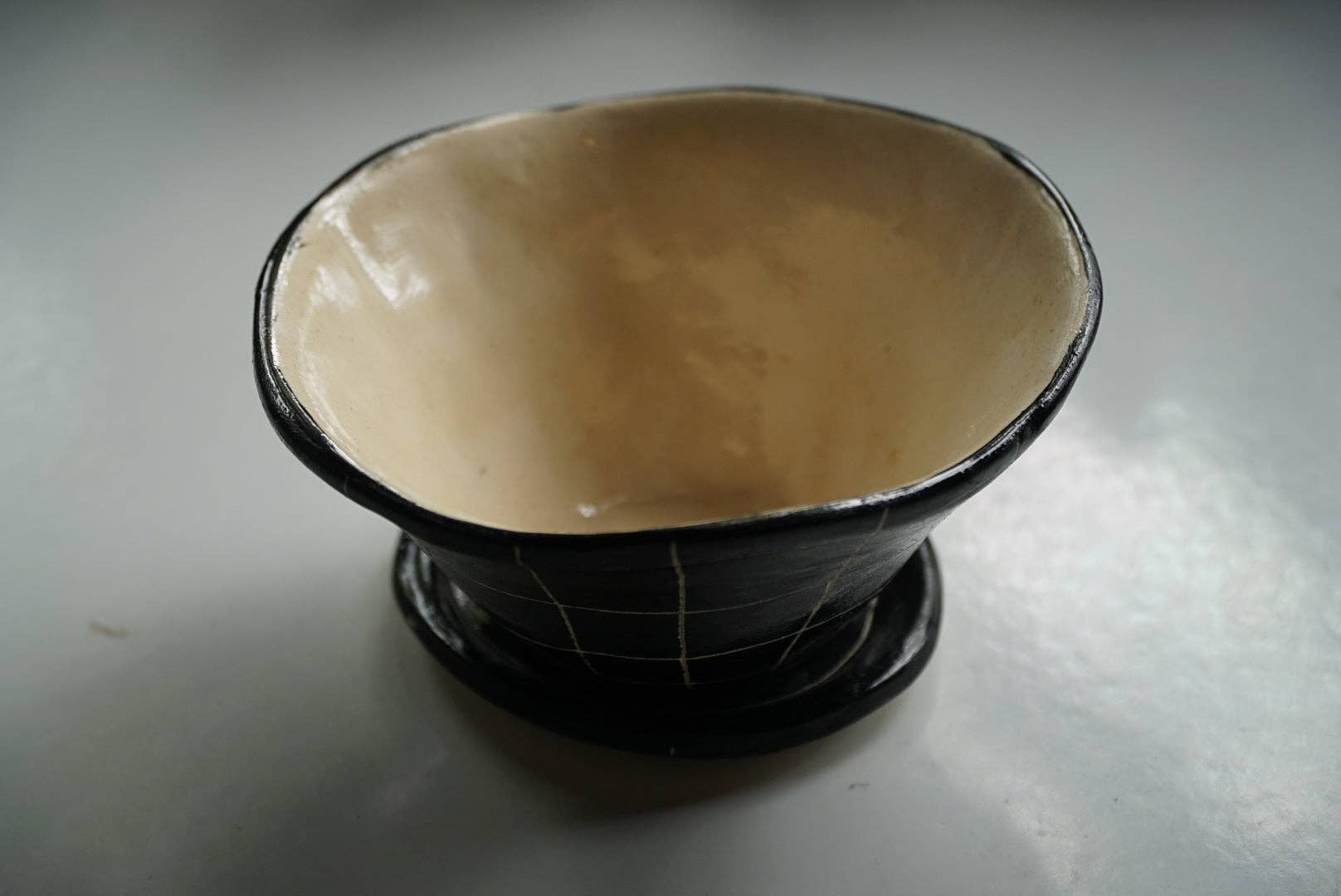 Half Light Honey - Wholesale Plant Pot - GRID - 5" Diameter Table Planter & Tray - Glazed Black & White Clay3