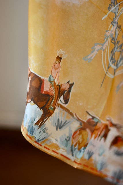 Tirzah Lane Art – Cachecol - Mulher por atacado – Longhorn Open Range Cowgirl Wild Rag: Lenço Bandana Ocidental Seda Tencel Wildrag3