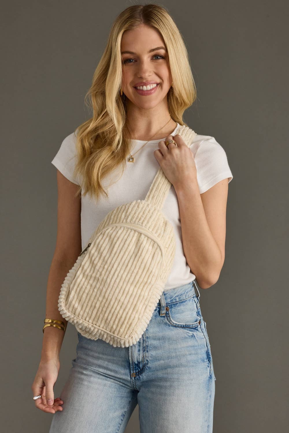 Panache Apparel Co. - Vente Sac à bandoulière – femme - Sac bandoulière en velours côtelé crème1