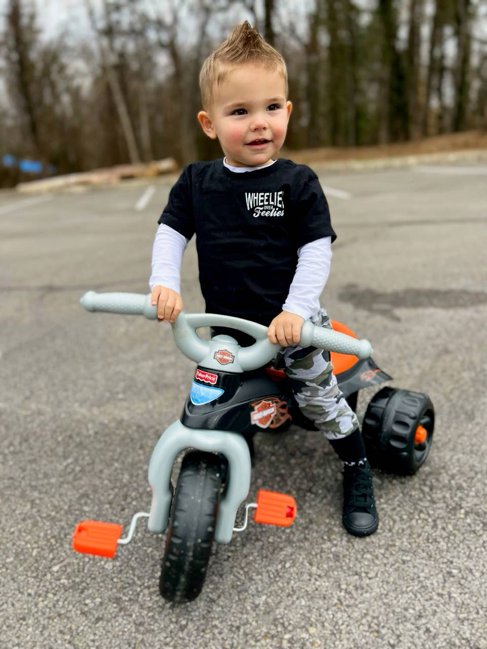 AK CLOTHING COMPANY, LLC - Vente T-shirt sérigraphié – enfant - Des roues plutôt que des émotions2