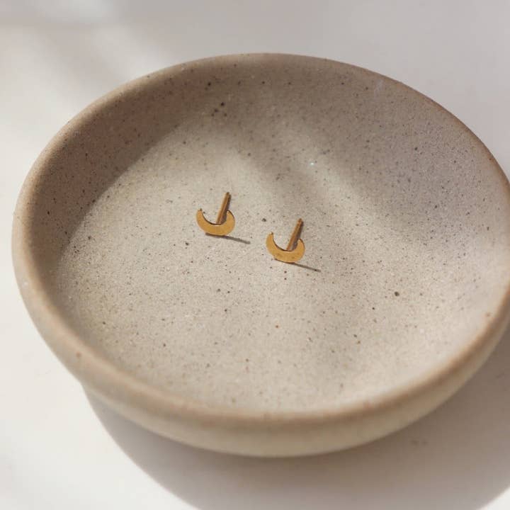 Token Jewelry – wholesale Solitärörhängen – Tiny Moon Studs3