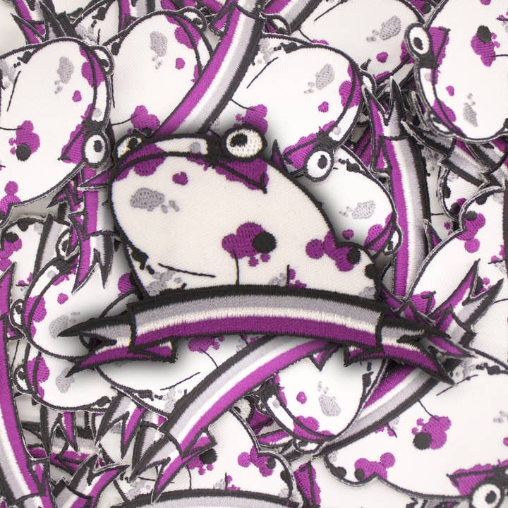 Écusson brodé Asexual Pride Frog pour la vente par The Darks Art