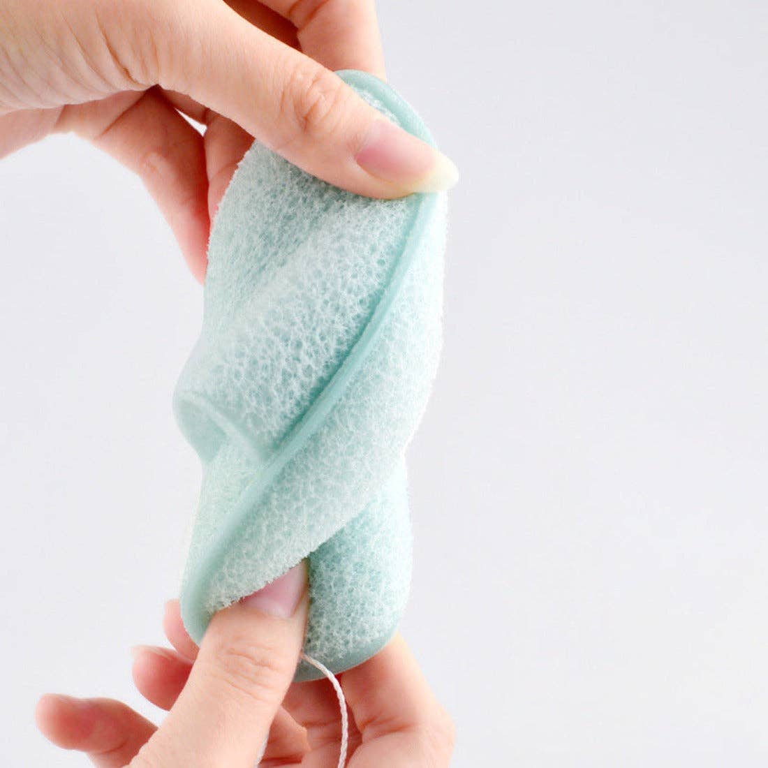 WEST AUSSIE SUPPLIES - Wholesale Makeup Remover - Magic Cleansing Puffs • Set of 2 in Pouch5