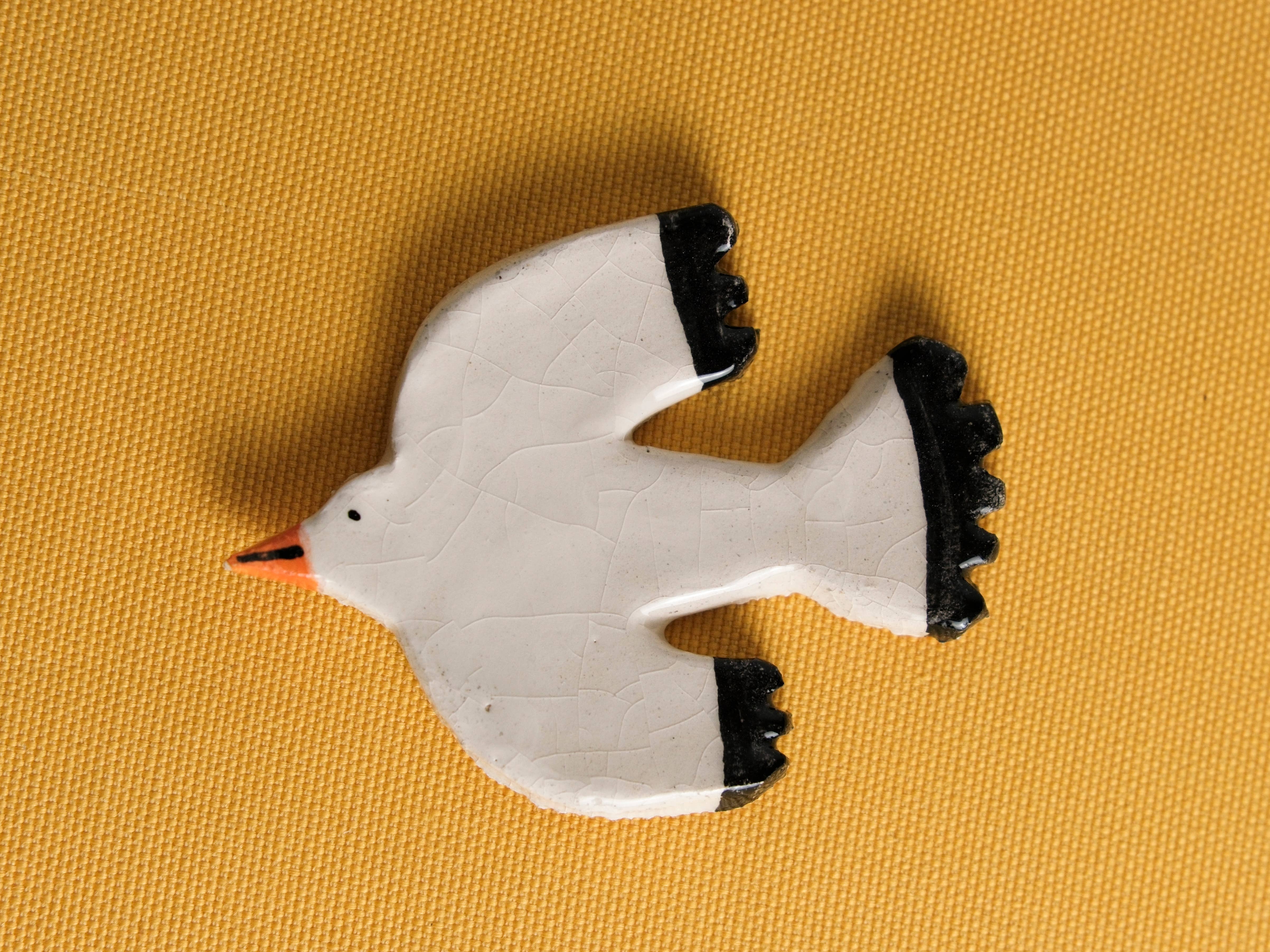 Matilde Horta - Wholesale Magnet - White Bird - Handmade Ceramic Magnets4
