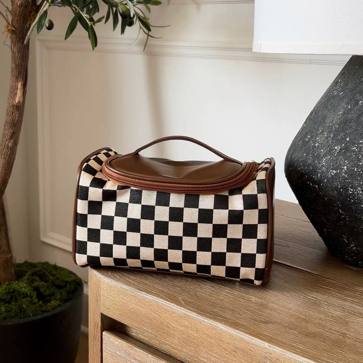 C&C LUXURY CO. - Wholesale Makeup/Cosmetic Bag - CHECKERED COSMETIC CASE1