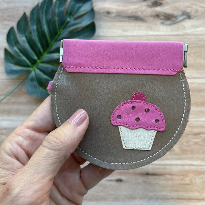 Leather Coin Purse, Pinch Purse with Flex Frame, Circle for wholesale by Mally Designs