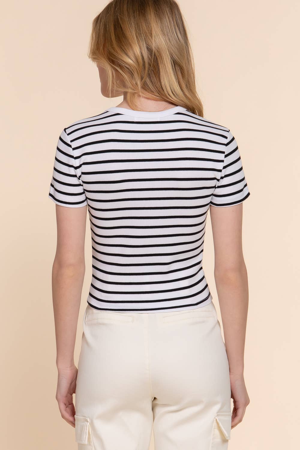 Active Basic | Active USA - Vendita all'ingrosso Top in maglia - Donna - Top a righe in cotone a costine con maniche corte e collo rotondo9