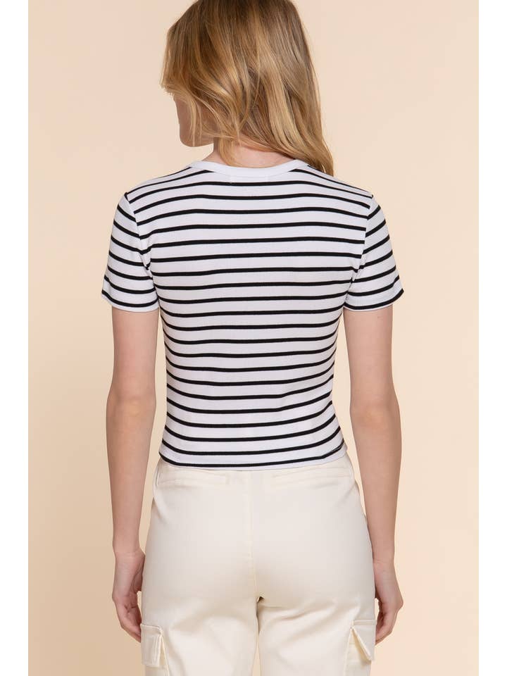 Active Basic | Active USA - Vendita all'ingrosso Top in maglia - Donna - Top a righe in cotone a costine con maniche corte e collo rotondo9