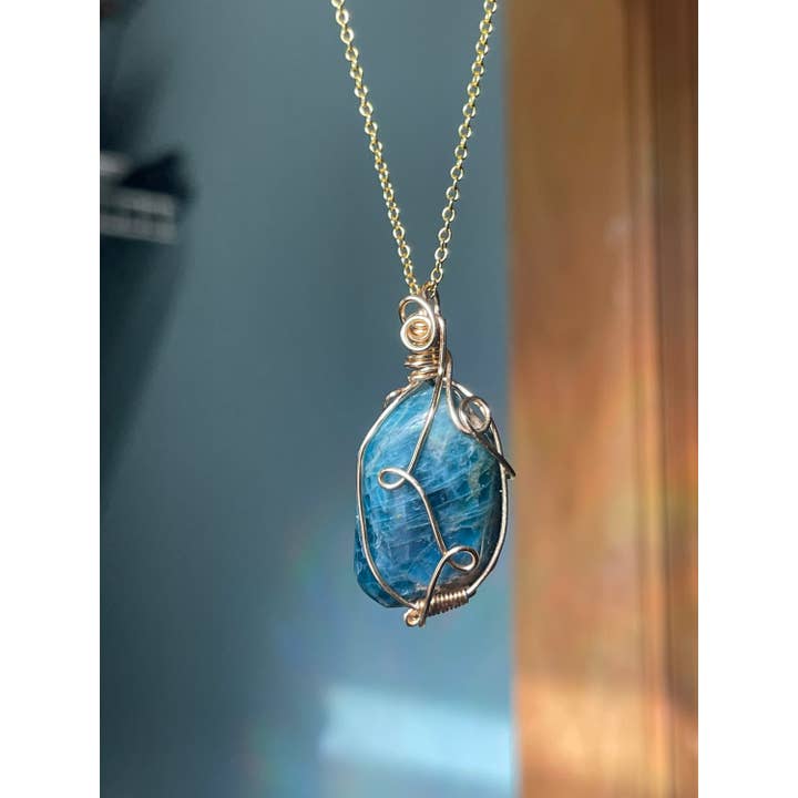 Tumbledshop - Wholesale Pendant/Charm Necklace - Blue Apatite Stone Necklace Crystal Pendant, Worry Stone