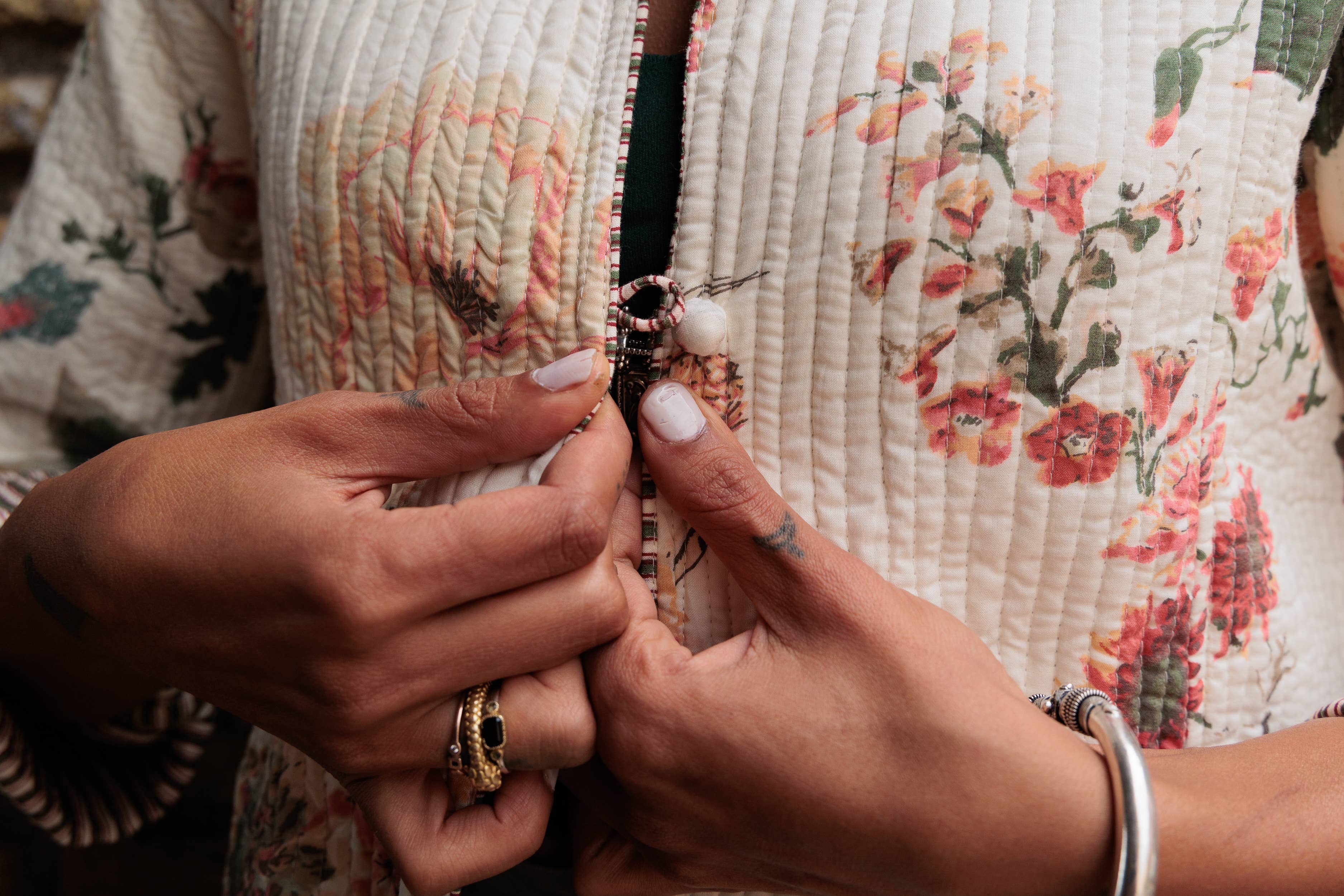 Devi Shop - Wholesale Coat - Women's - Midi Quilted Daya Coat ~ Blooms White2