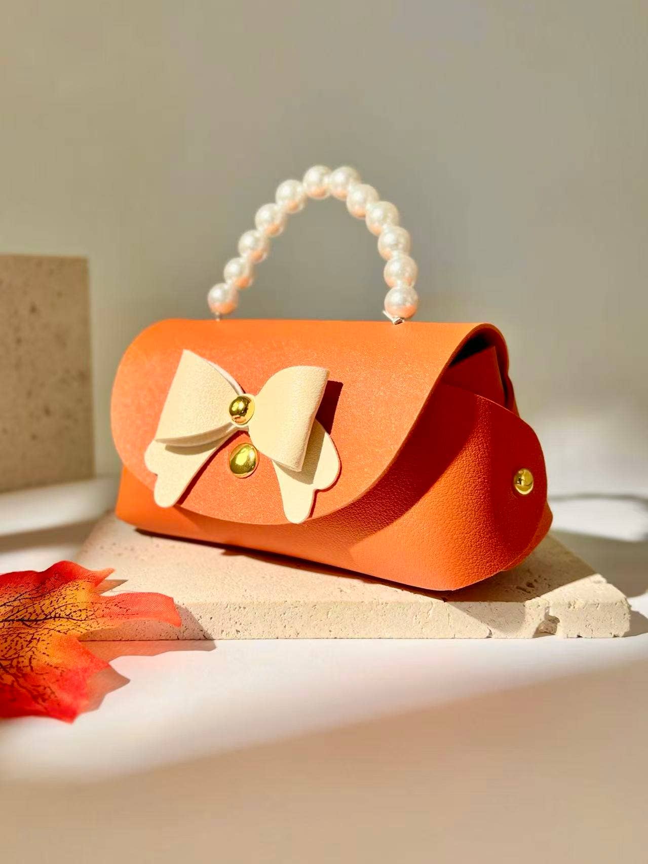 COSMOS – Saco de presente por atacado – Mini Saco de Presente Chique e Fofo com Pérolas e Laço Elegante5