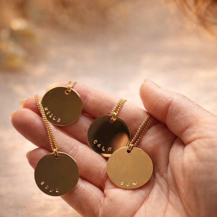 Il grande Medaglione – gioiello con messaggio | Le Parole-Soleil per la vendita all'ingrosso da parte di MARLAH