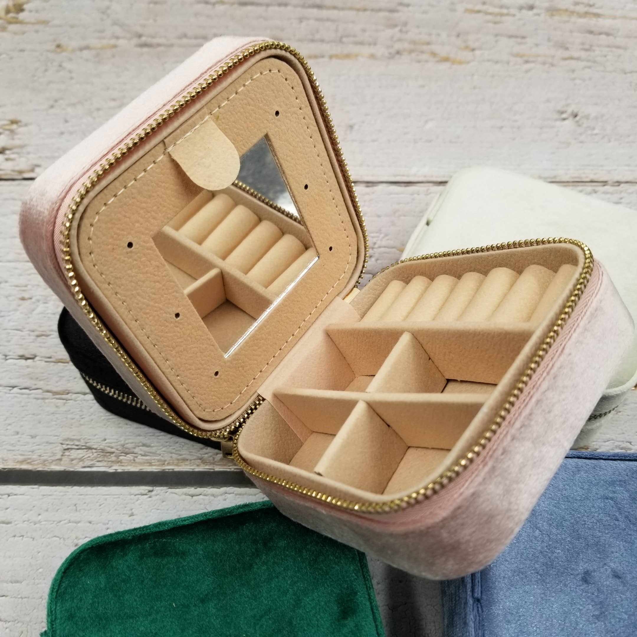 Treasure Wholesale – wholesale Jewellery box/organiser – Velvet Jewelry Box With Mirrorr Organizer Box5