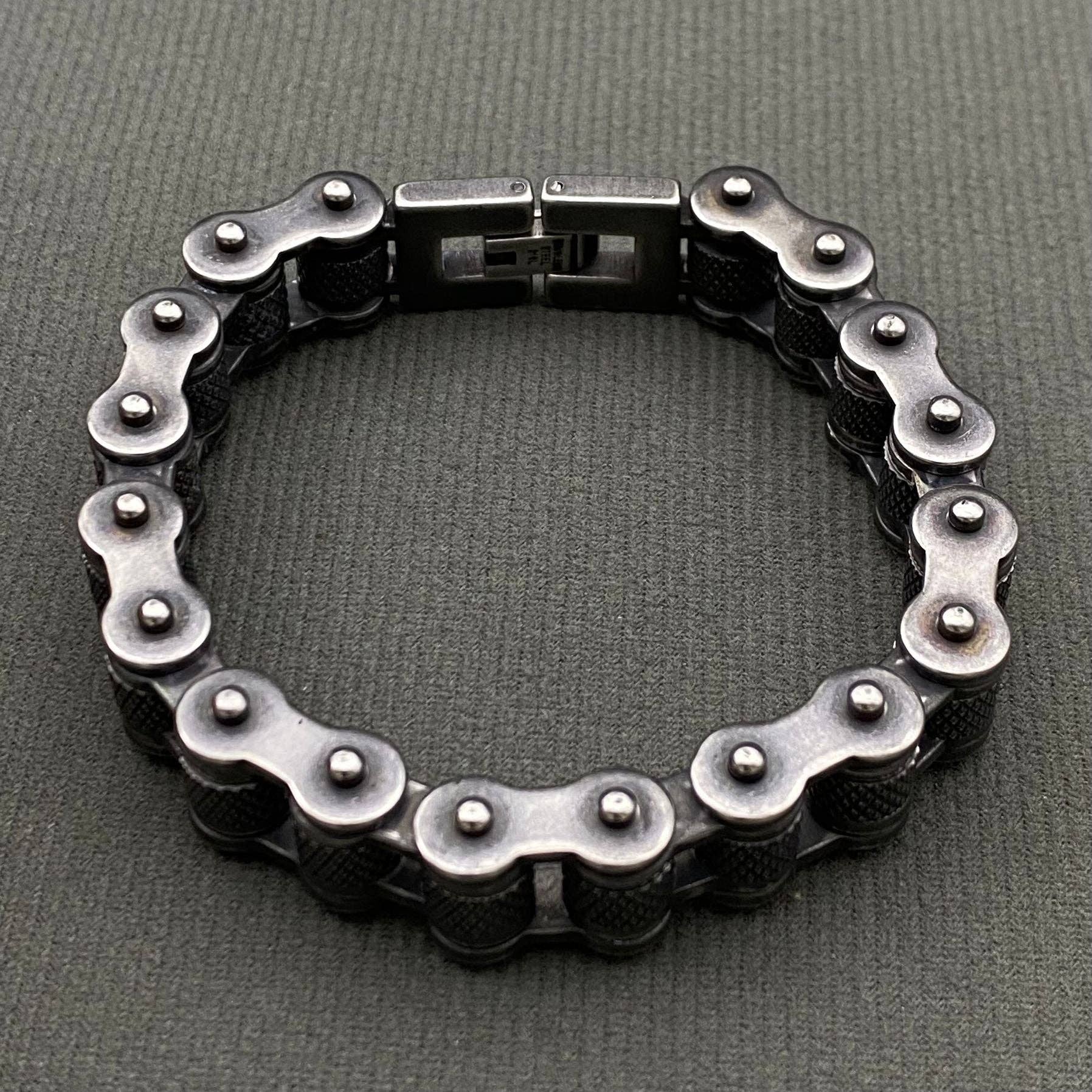 Mio Queena - Wholesale Cuff Bracelet - Bicycle Chain Design Men's Stainless Steel Bracelet - MJ/BC8