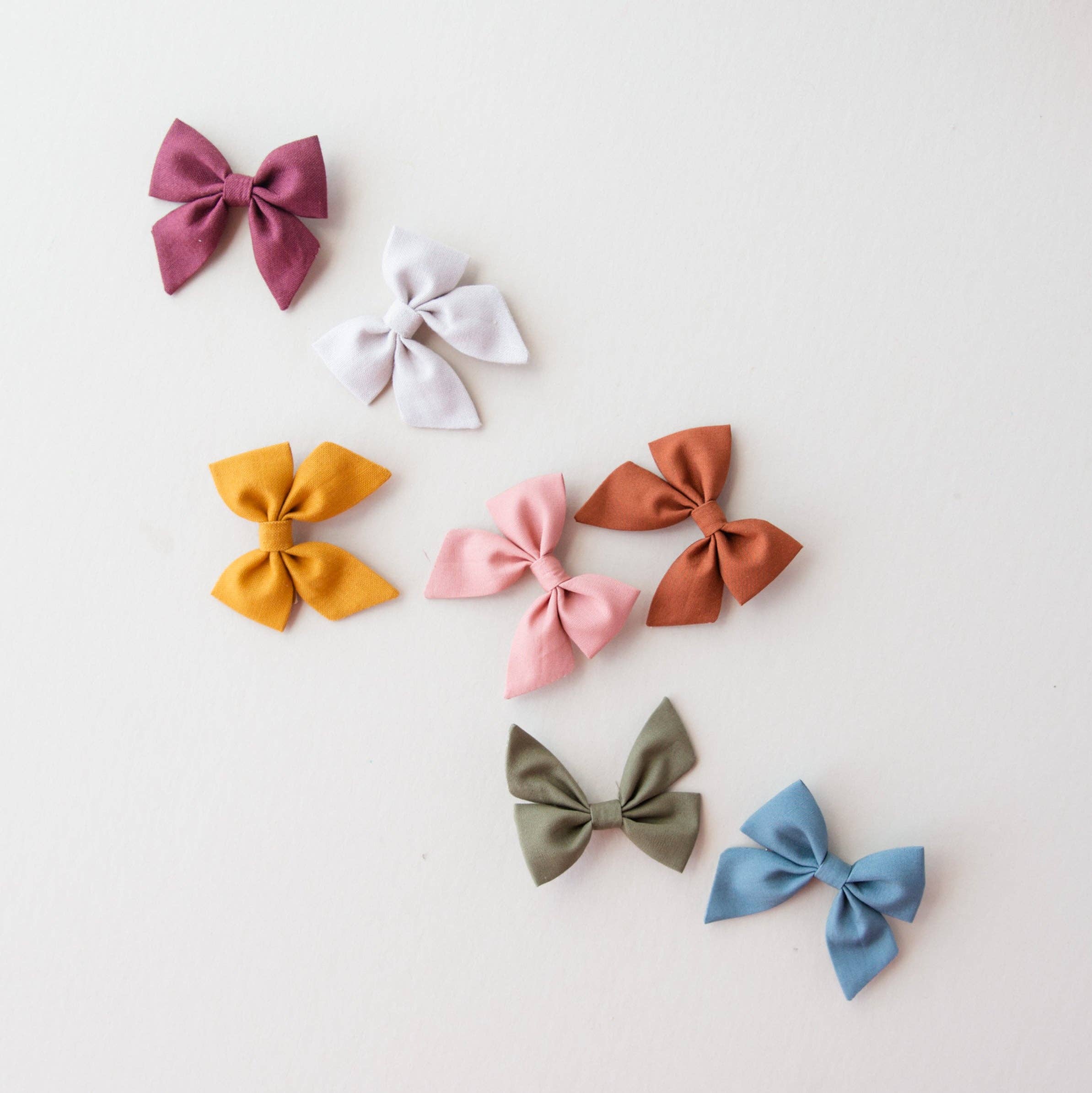 Modern Piggy - Wholesale Hair Bow - Baby - Garnet | Mini Piggy Bow2