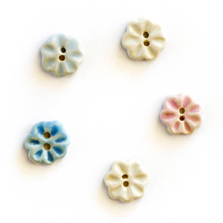 L553 Pastel Flower Buttons for wholesale by Incomparable Buttons
