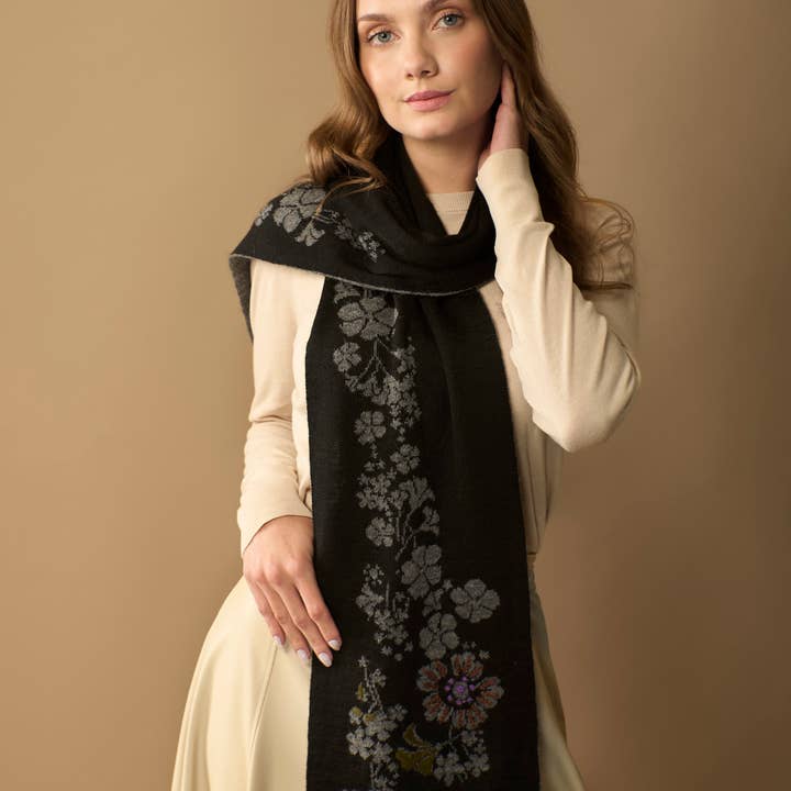 WUAMAN - Alpaca - Wholesale Scarf - Women's - Julia Alpaca Scarf | Hand Embroidery | Fall7