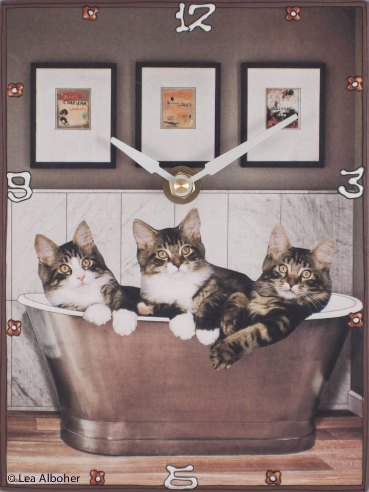Katter blir mysiga i badkaret, collageklocka för wholesale av Lea Alboher