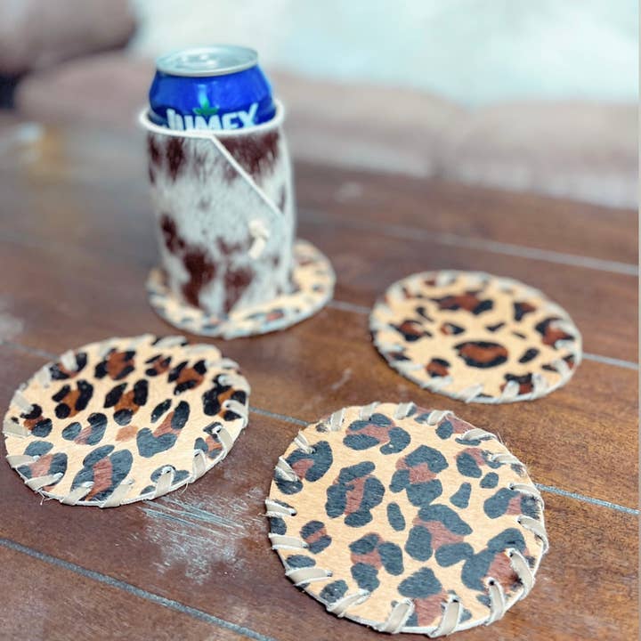 Western Linens – Base de copos por atacado – Porta-copos de couro Leopard - conjunto de 4 peças1