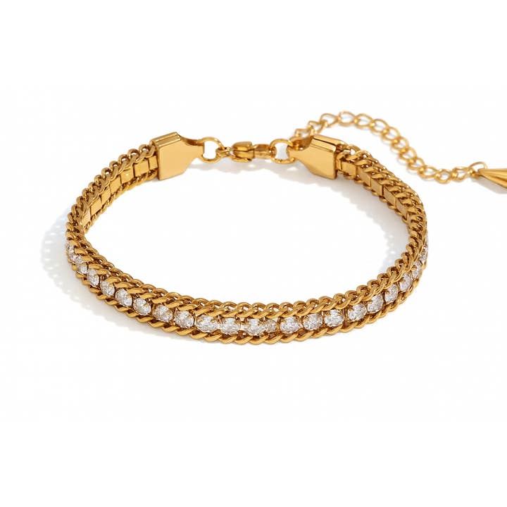 Pulsera de tenis chapada en oro de 18 quilates con circonitas cúbicas · Resistente al agua para venta al por mayor de Animira Jewels